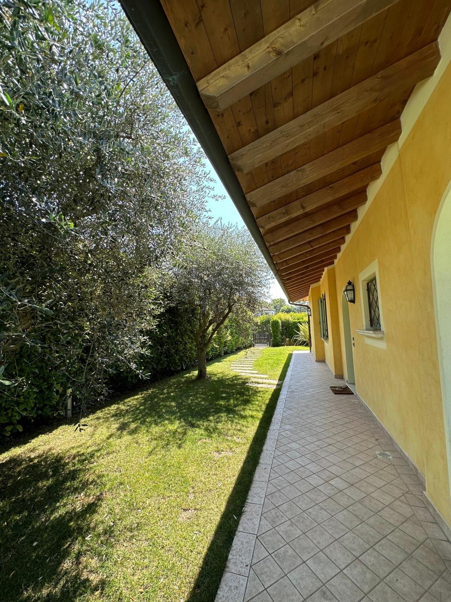 Villa Oliva Manerba del Garda Eksteriør bilde